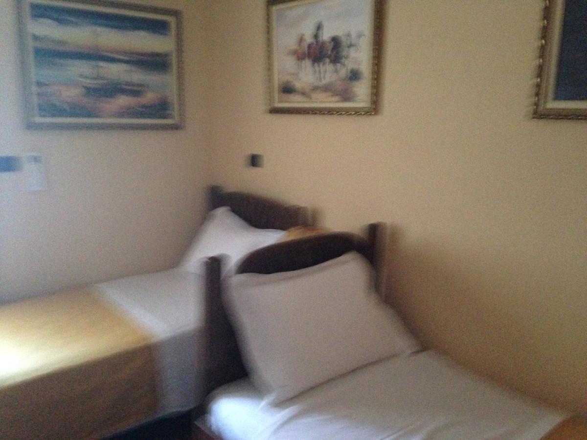 Hotel Vila Mano 科尔察 外观 照片